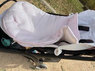 Saco para silla de paseo blanco y rosa