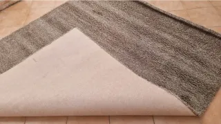 Alfombra Comedor cómo nueva 2x2.50m 
