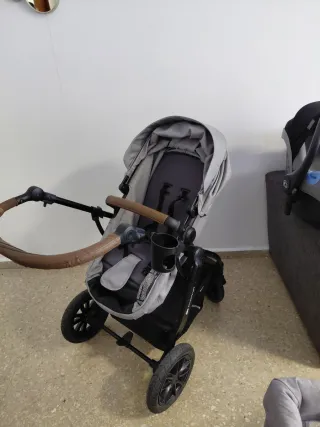 Carrito de bebé y silla de coche