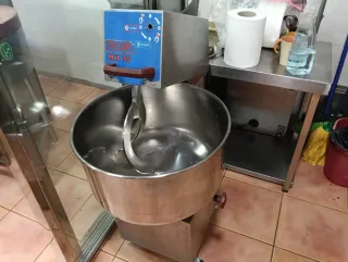 Traspaso carnicería mercado Torrefiel (Valencia).