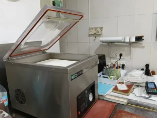 Traspaso carnicería mercado Torrefiel (Valencia).