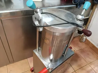 Traspaso carnicería mercado Torrefiel (Valencia).