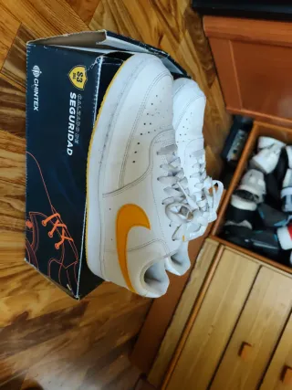 Zapatillas Nike Blancas y Amarillas