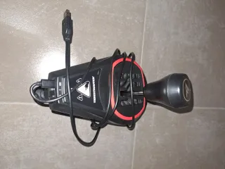 Volante Thrustmaster T80 con leva del cambio