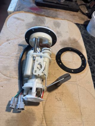 Bomba gasolina Rieju Century