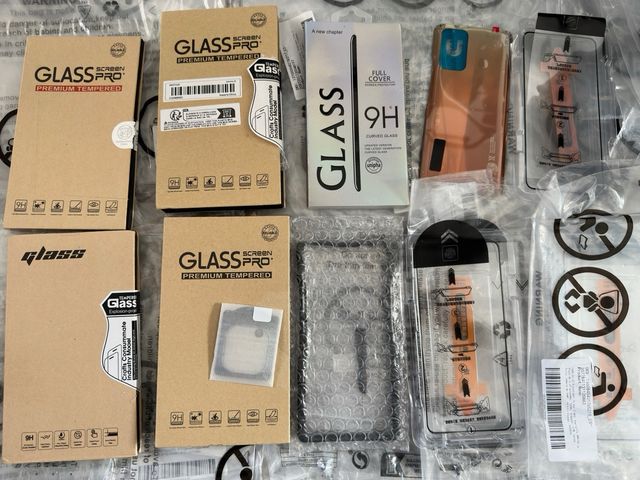 Lote liquidación n°16. Fundas de móviles y tablet