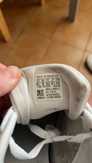 Zapatillas Adidas Blancas y Negras