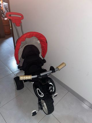 Triciclo infantil con manillar y capota