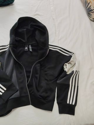 Conjunto chándal Adidas negro, blanco, beige y gri