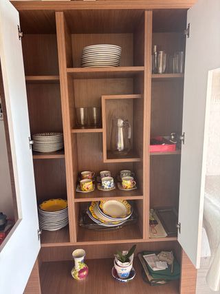 Vitrina decorativa con almacenaje