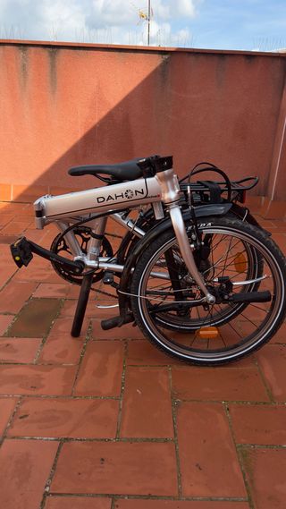 Bicicleta Plegable DAHON Mariner D8 Plata