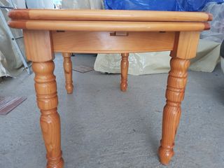 Mesa extensible de madera