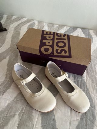 Zapatos de vestir crema-beige para niña TALLA 33
