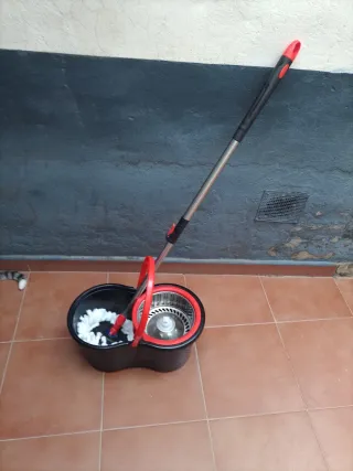 Fregona giratoria de 160 grados de rotación
