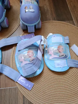 Patines Frozen y protecciones talla 27