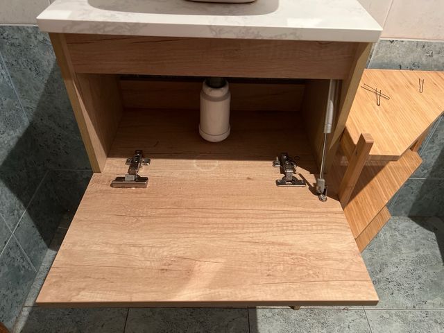 Mueble de baño madera y cerámica