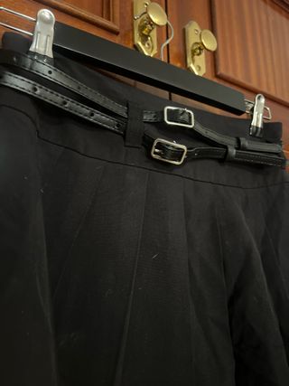 Falda pantalón negra tablas talla 36