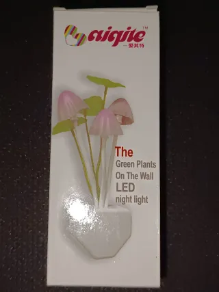 Luce LED fungo con sensore crepuscolare.