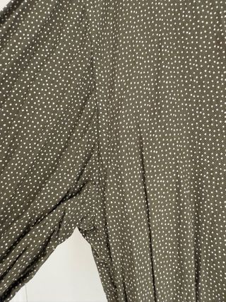 Camisa vintage verde con puntos blancos