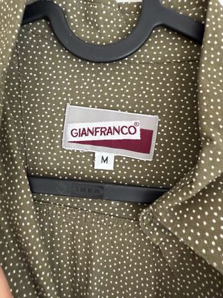 Camisa vintage verde con puntos blancos