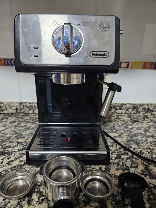 Cafetera DeLonghi Active Line 15 bar