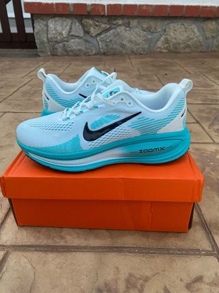 Nike Vomero 18 Talla 43