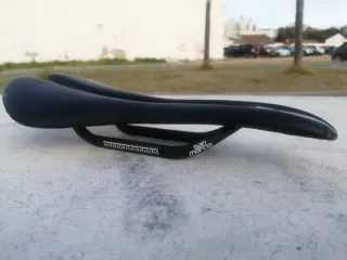 Sillín Carbono MTB. 105gr