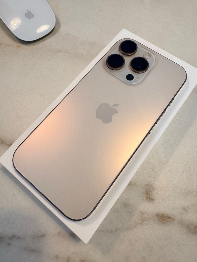 iPhone 16 Pro Dorado perfecto estado !