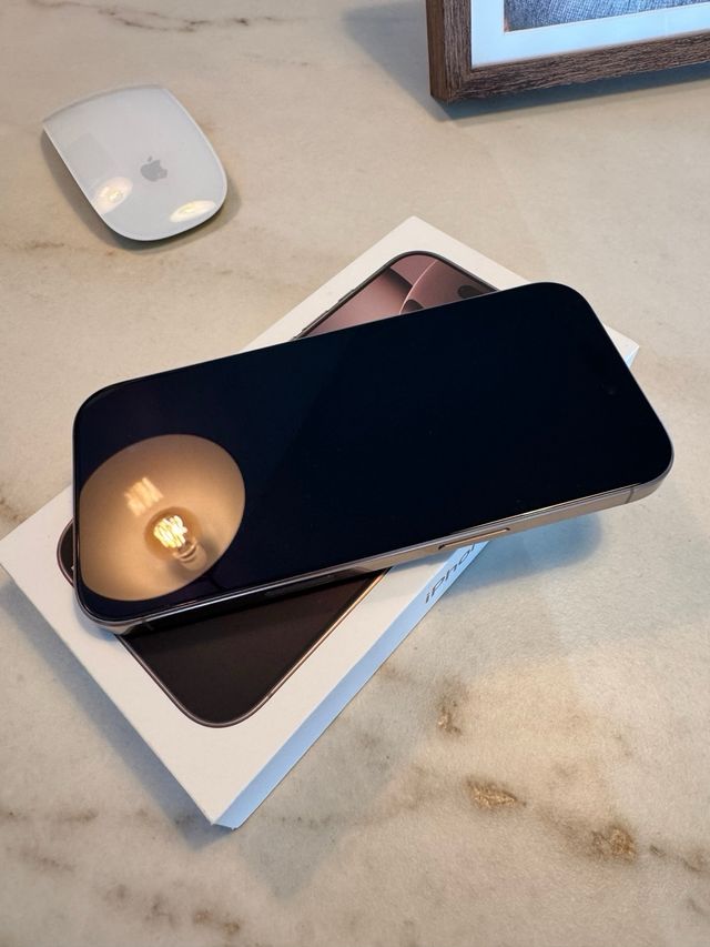 iPhone 16 Pro Dorado perfecto estado !