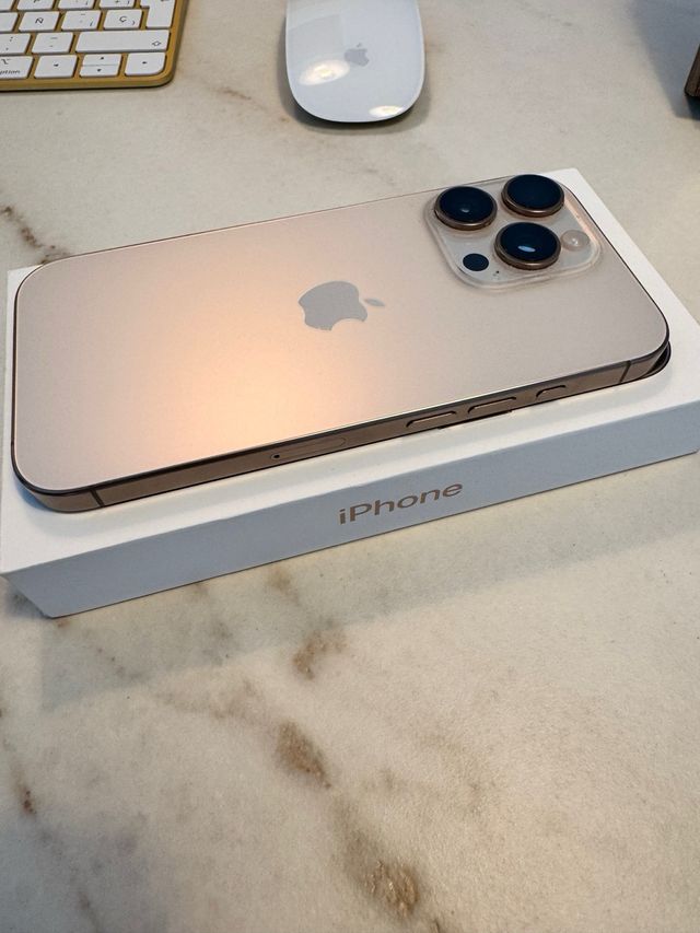 iPhone 16 Pro Dorado perfecto estado !
