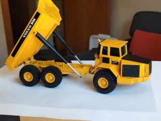 Camión Joal Volvo BM A35