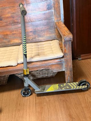 Patinete Stunt Freestyle Mitto Gris/Amarillo