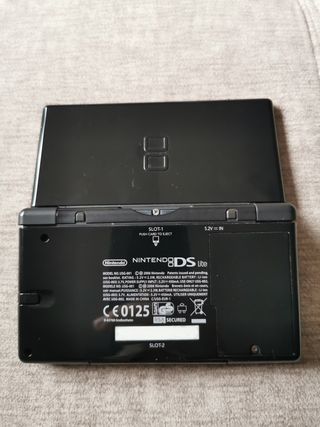 Nintendo DS Lite + Pokemon Esmeralda + Juegos