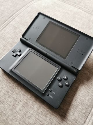 Nintendo DS Lite + Pokemon Esmeralda + Juegos