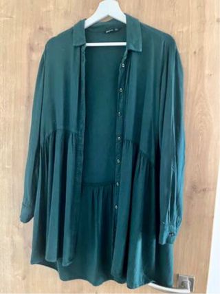 Vestido camisero verde Stradivarius 