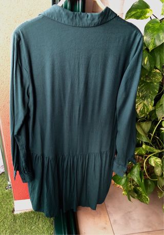 Vestido camisero verde Stradivarius 
