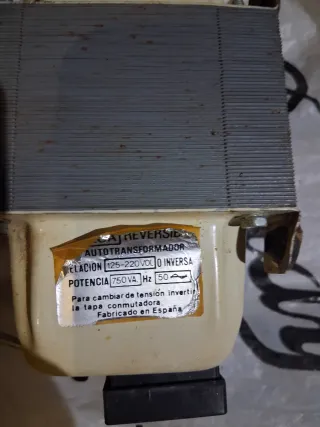 Autotransformador 750 VA 125-220V