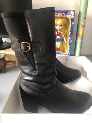 Botas negras media caña talla 39/40