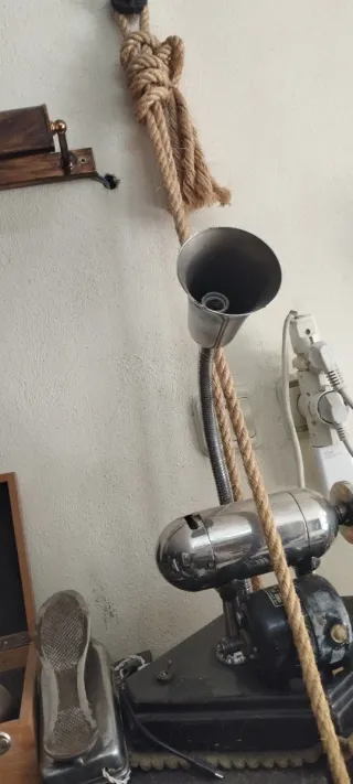 Máquina de coser medias antigua