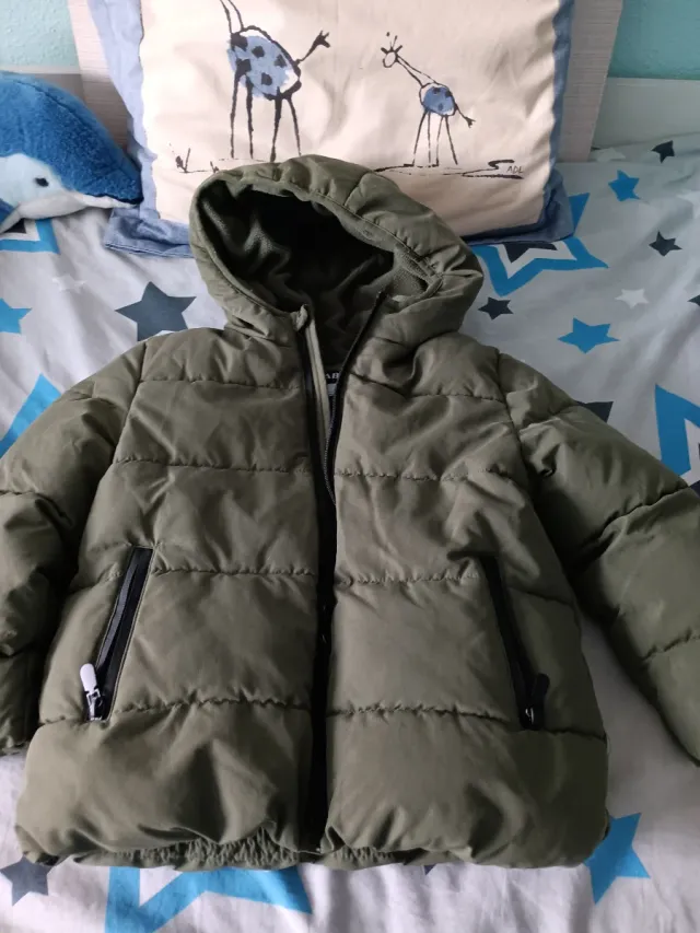Abrigo acolchado verde talla 5 años