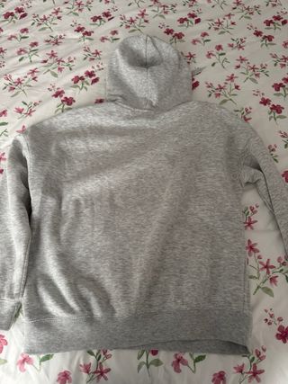 Sudadera deportiva gris
