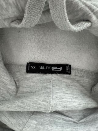 Sudadera deportiva gris
