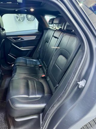 Jaguar F-Pace 2021 full equipe
