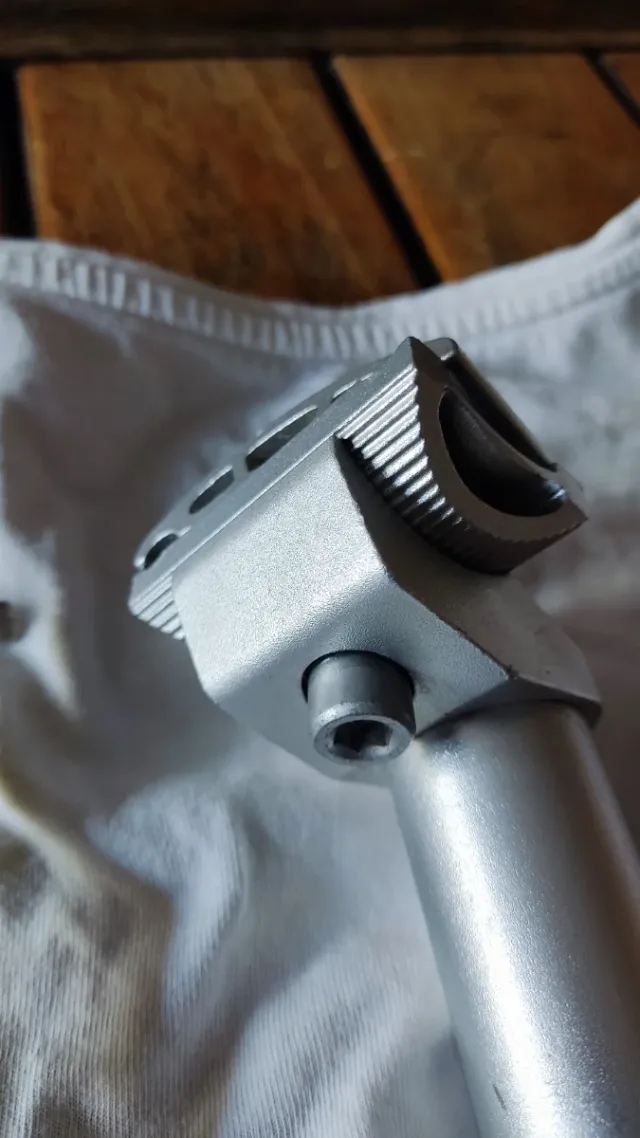 Tija BMX de recuperación marca RAO en aluminio cnc