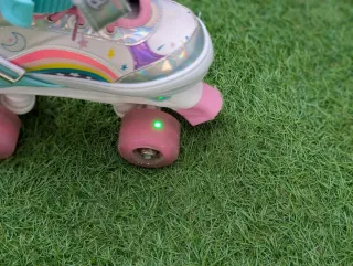 Patines Infantiles con Luces y Diseño Arcoíris