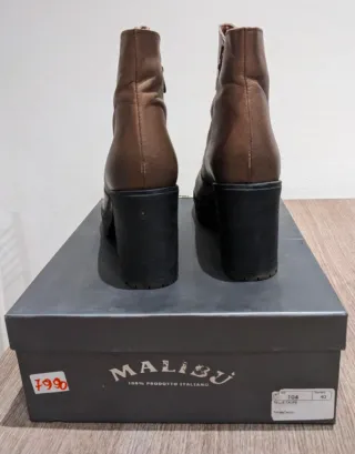 Botines de cuero con cremallera