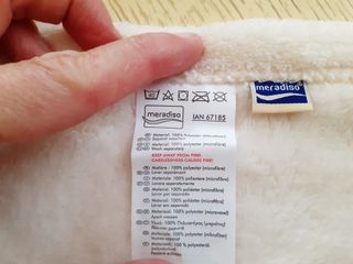 Coperta con maniche in microfibra