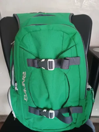 Mochila Dakine Mission Verde esnowboard