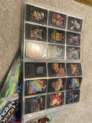 700 Cromos Pokémon + Álbum Vacío