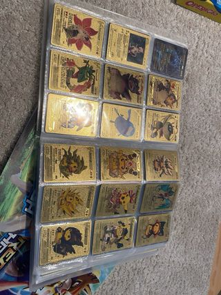 700 Cromos Pokémon + Álbum Vacío